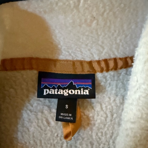 Patagonia Tan and Cream Fleece Vest - Picture 2 of 2